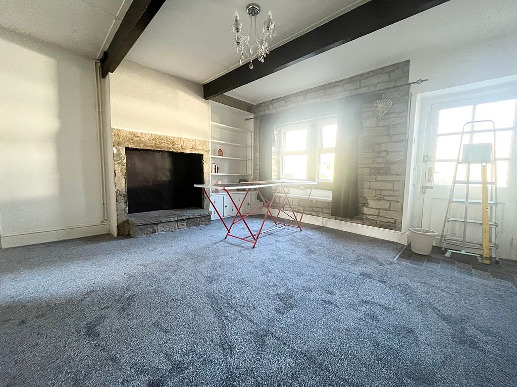 Property photo 2 of 9 Living Room