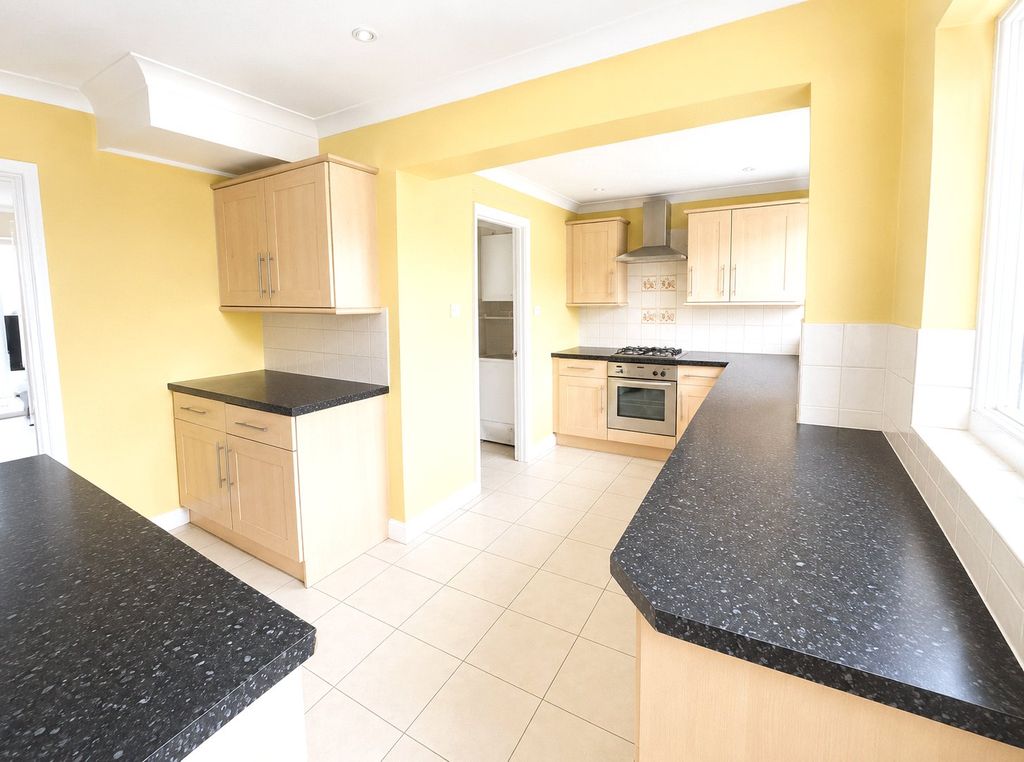 Property photo 3 of 14 Kitchen