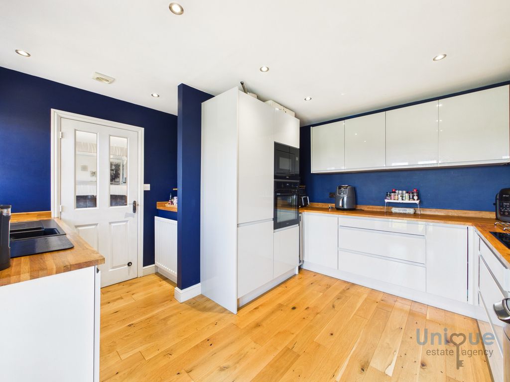 Property photo 2 of 34