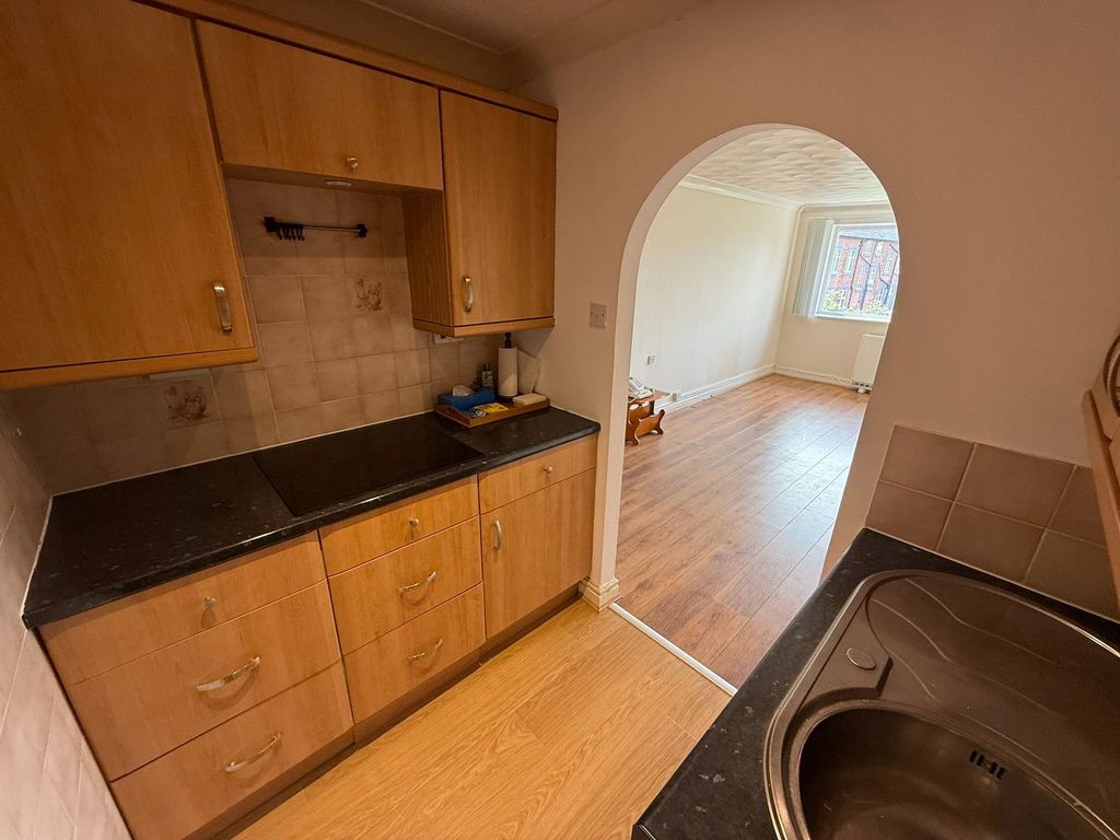 Property photo 3 of 12