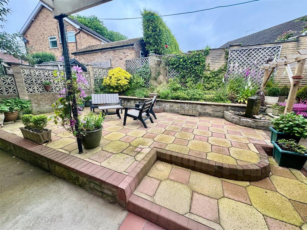 Property photo 3 of 26 Garden 3.Jpg