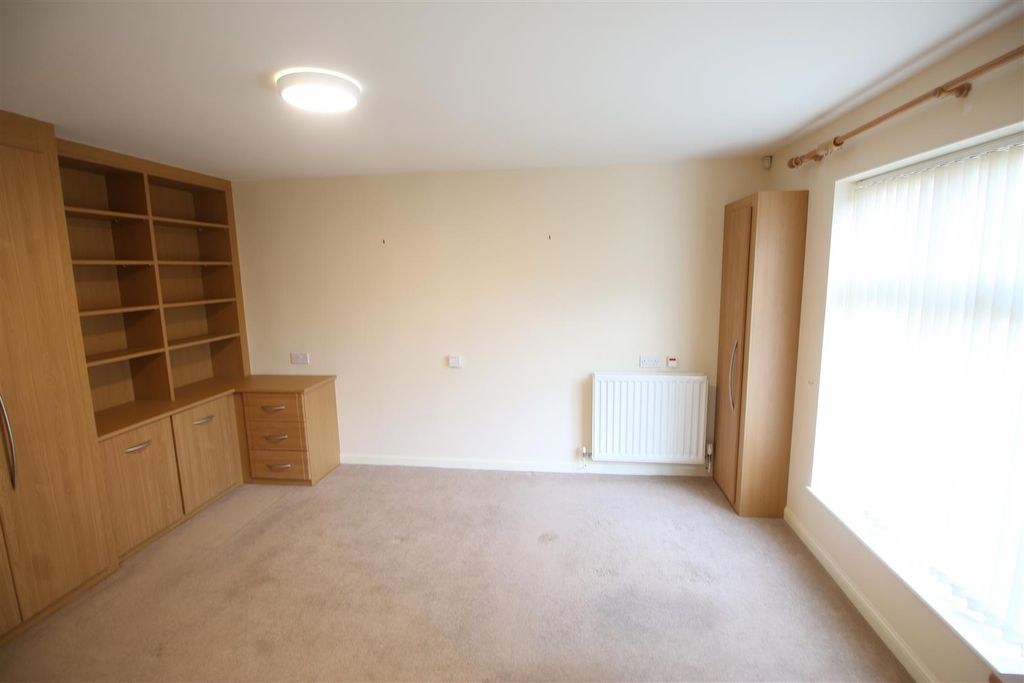 2 bed flat for saleTrinity Mews, Darlington DL3 photo 4