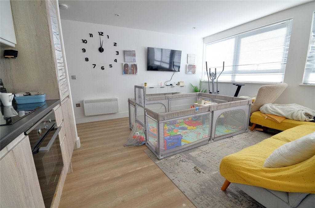 Property photo 2 of 12 Lounge/Diner/Kitchen