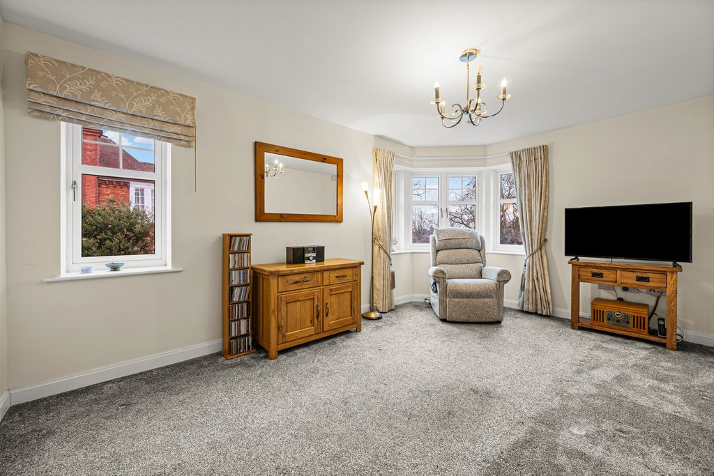 Property photo 2 of 22