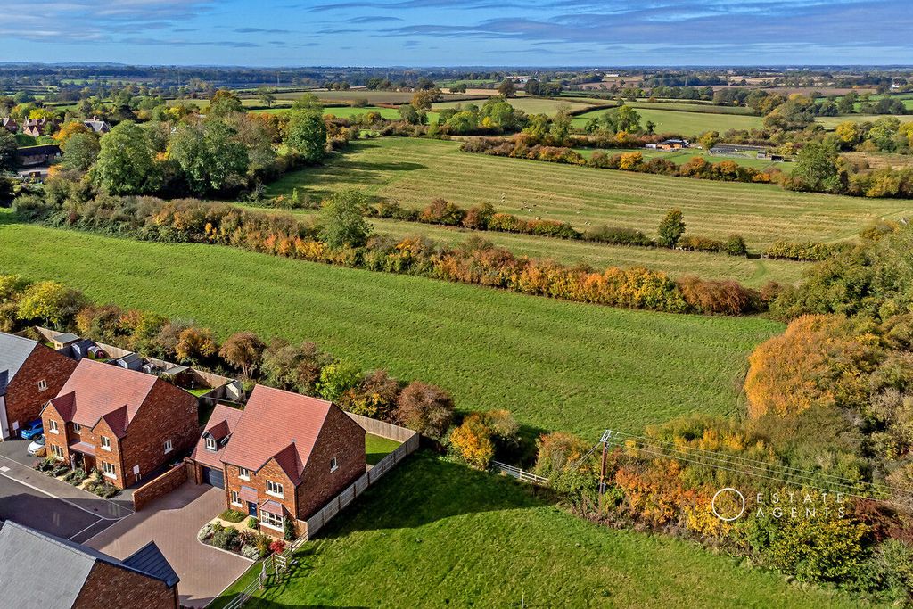 Property photo 2 of 37