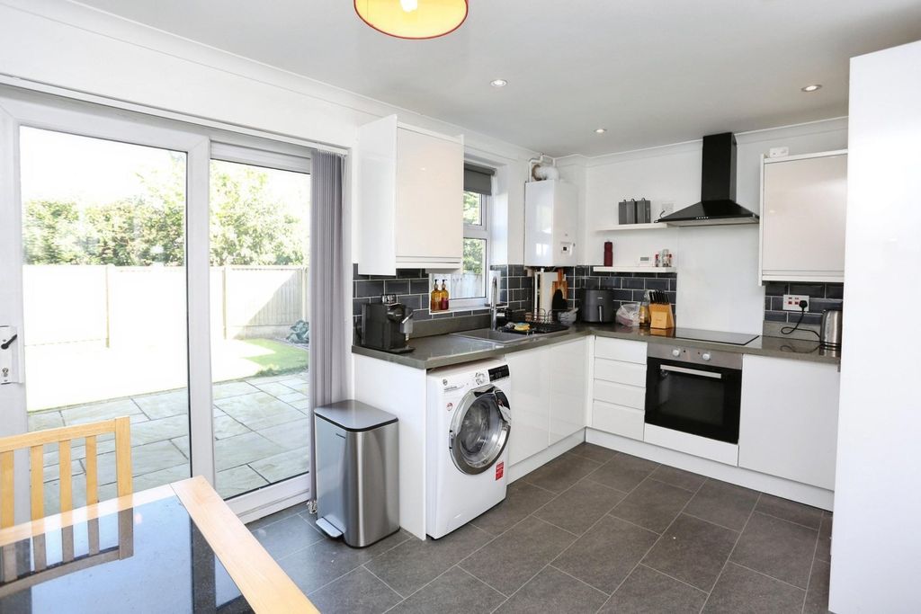 Property photo 3 of 15 Picture No. 34