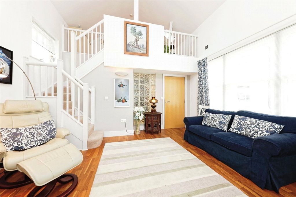 Property photo 2 of 11 Picture No. 08