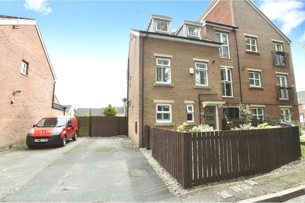 Property photo 1 of 15 Front