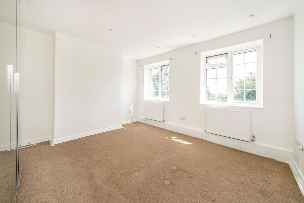 Property photo 3 of 5
