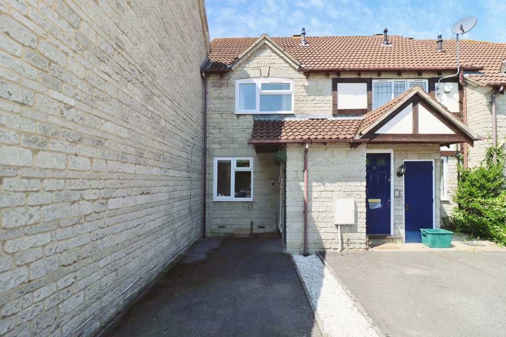 Property photo 1 of 18 Front