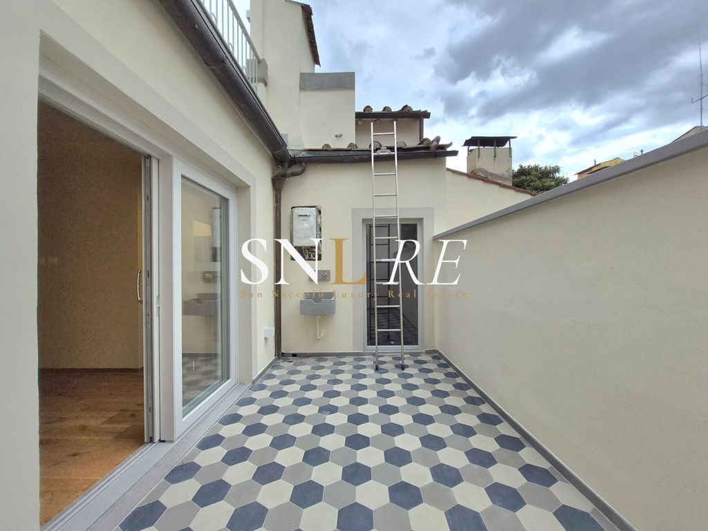 Property photo 1 of 25