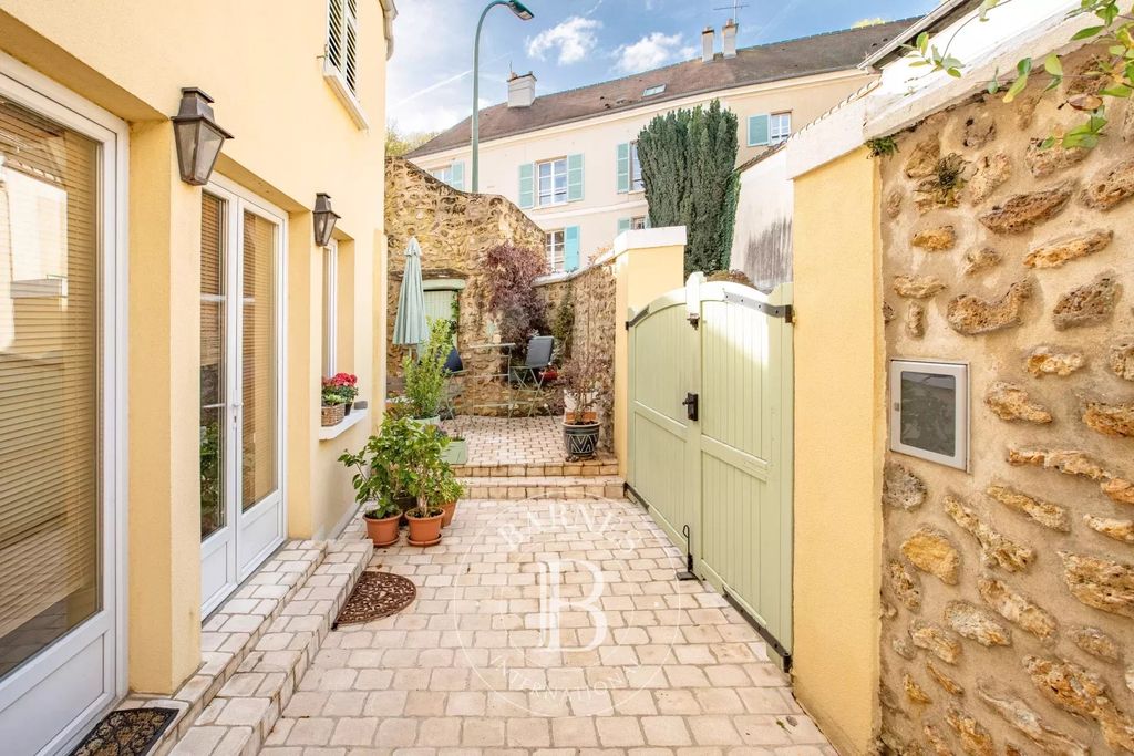 Property photo 3 of 24