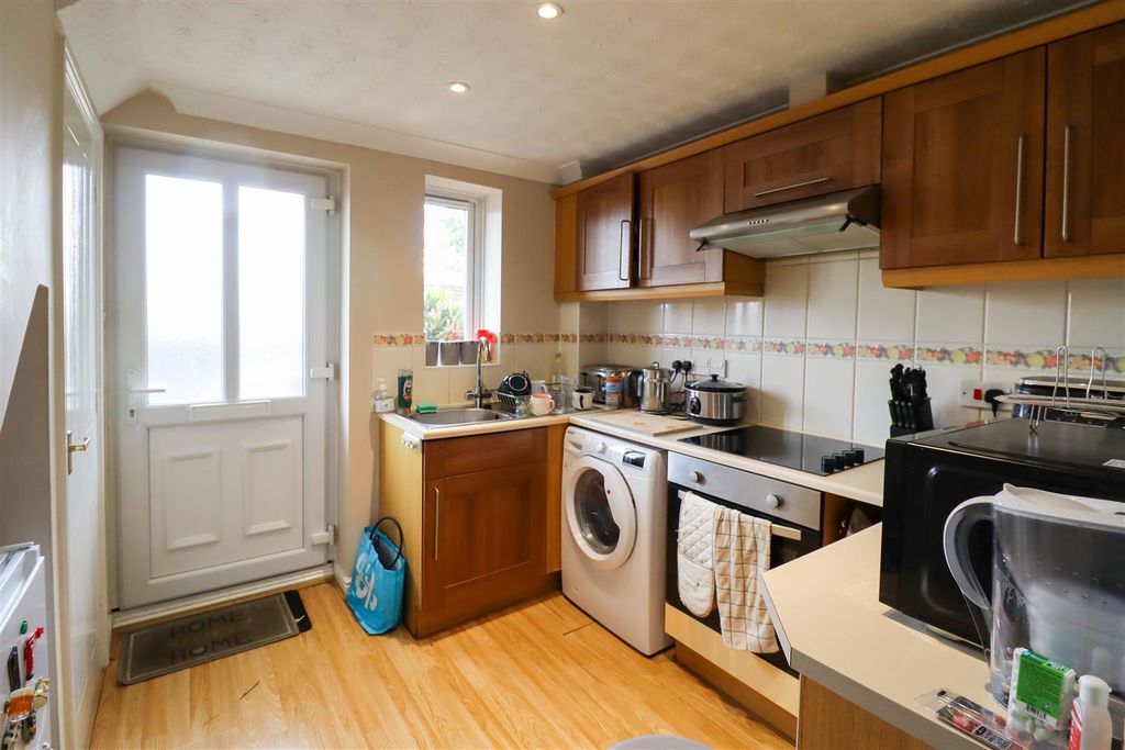 Property photo 3 of 8 Kitchen 1.Jpg