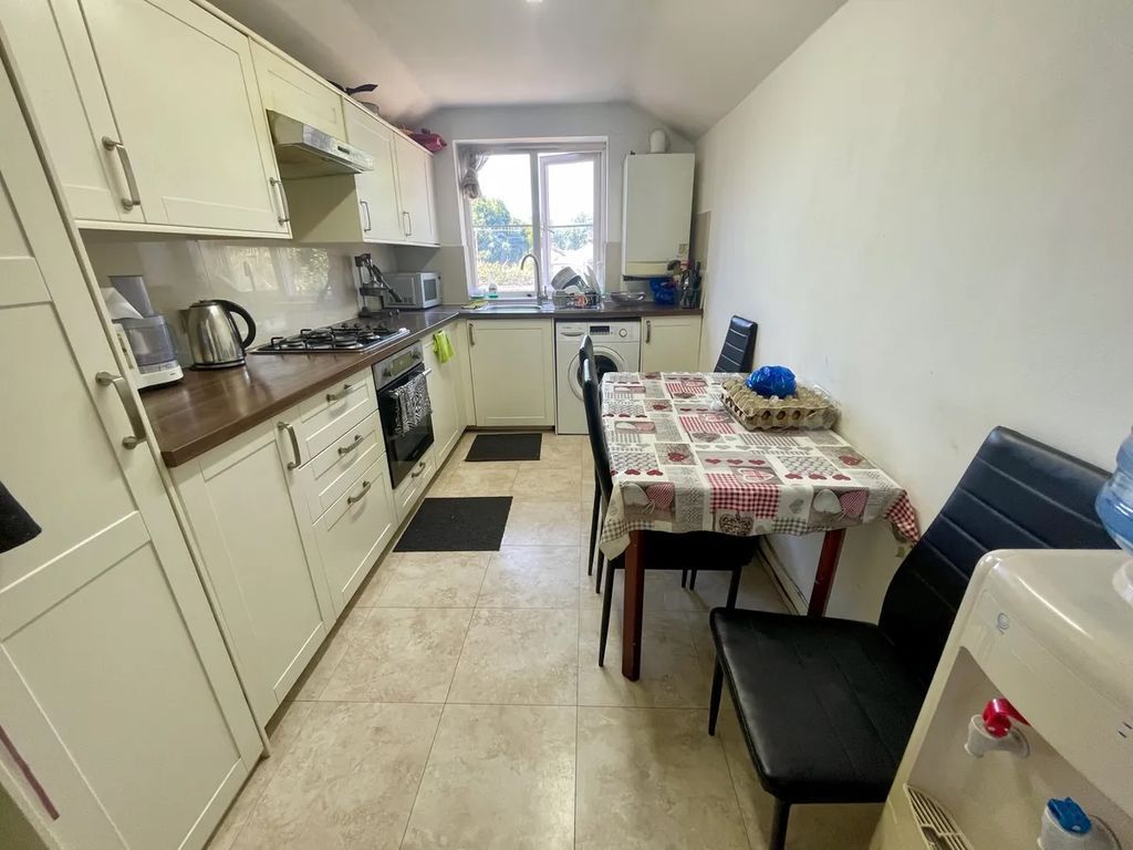 Property photo 2 of 6 Photo 7