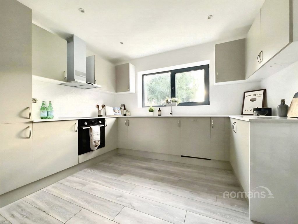 Property photo 2 of 15 Pbox-Img.Jpeg