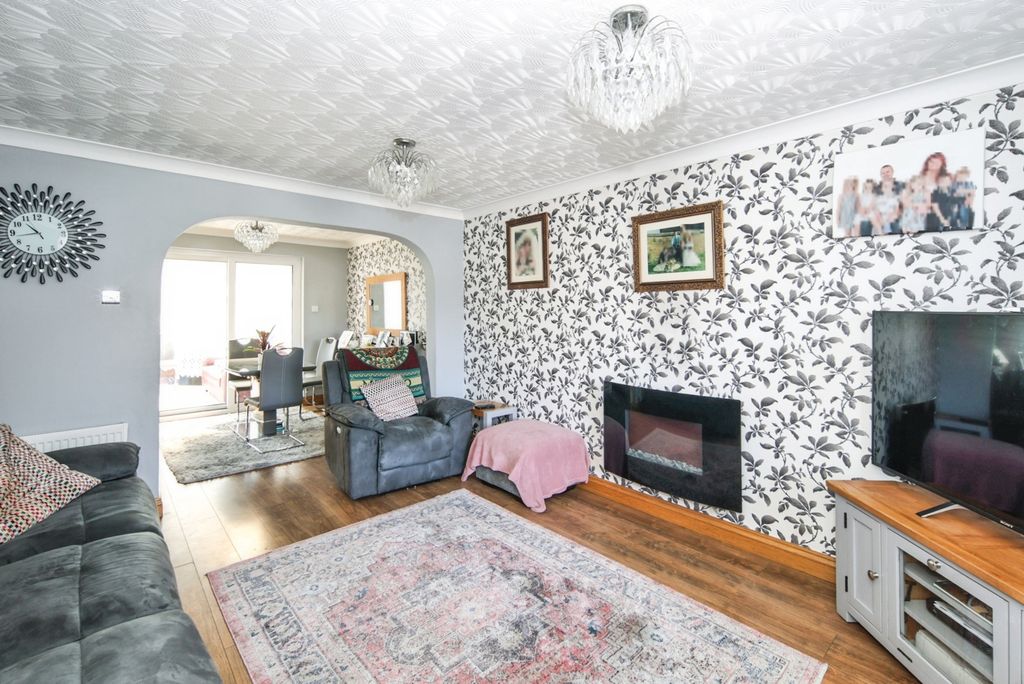 Property photo 2 of 19 Pbox-Img.Jpg