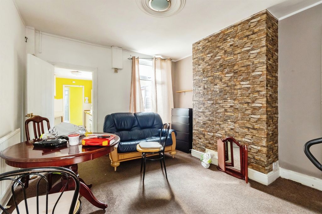 Property photo 3 of 16