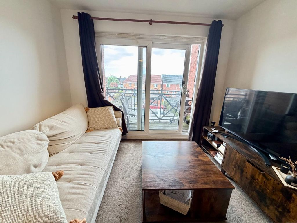 Property photo 3 of 6 Living Room