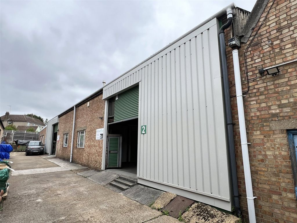 Property photo 2 of 11 Picture No. 02