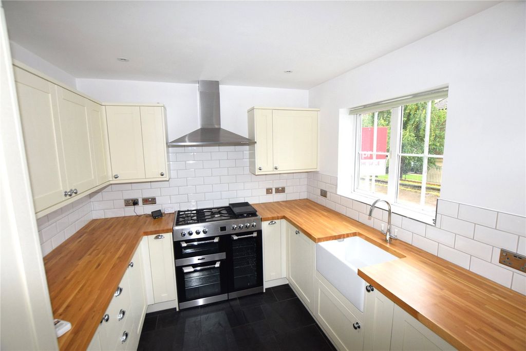 Property photo 3 of 9 Picture No. 38