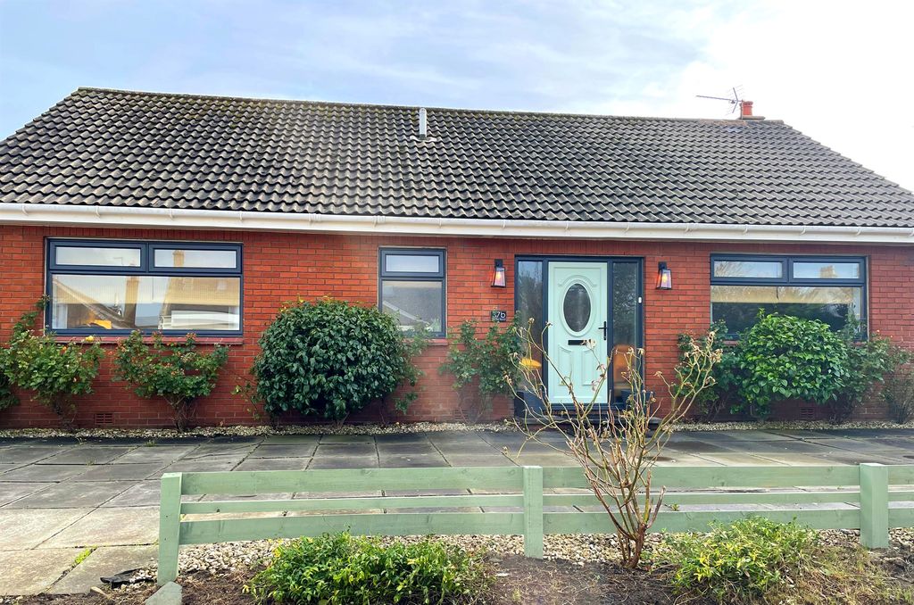 Property photo 2 of 27