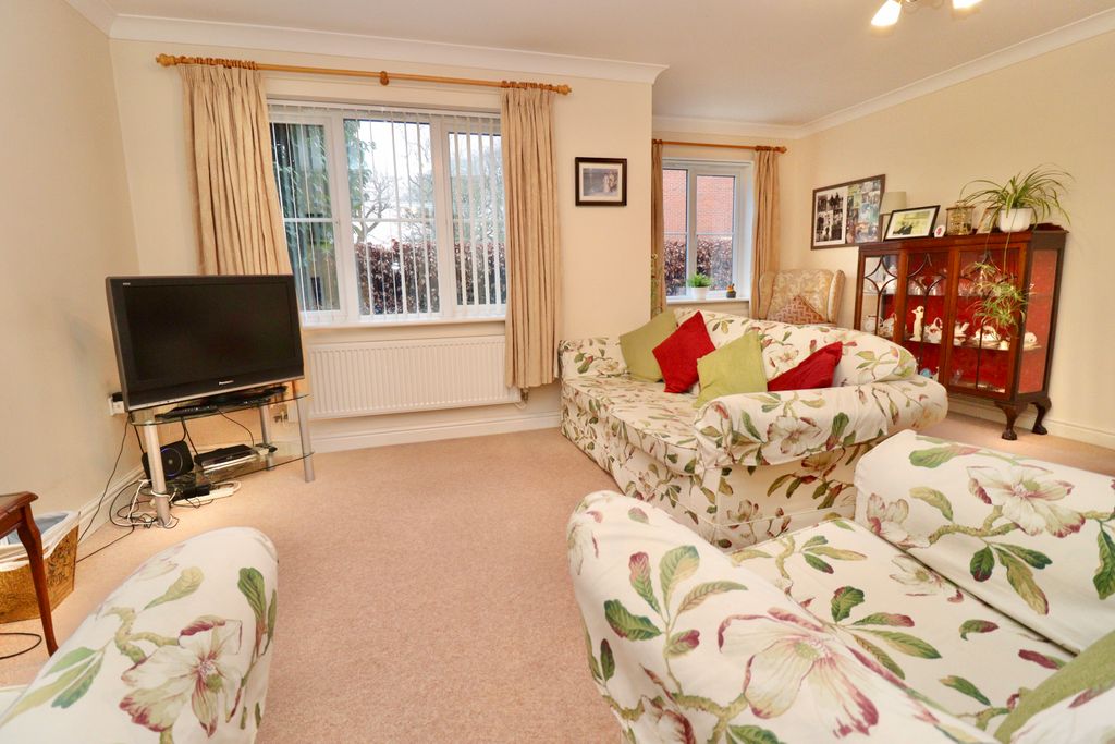 Property photo 2 of 17