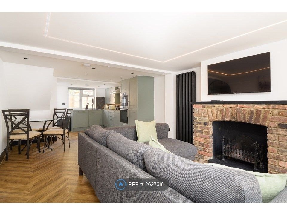 Property photo 1 of 15 Living Room