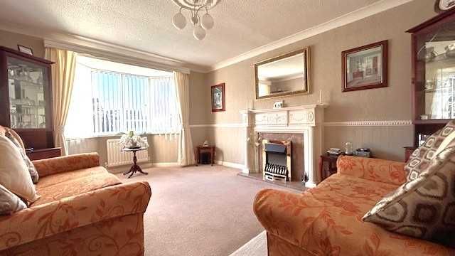 Property photo 2 of 13 Feature Photo