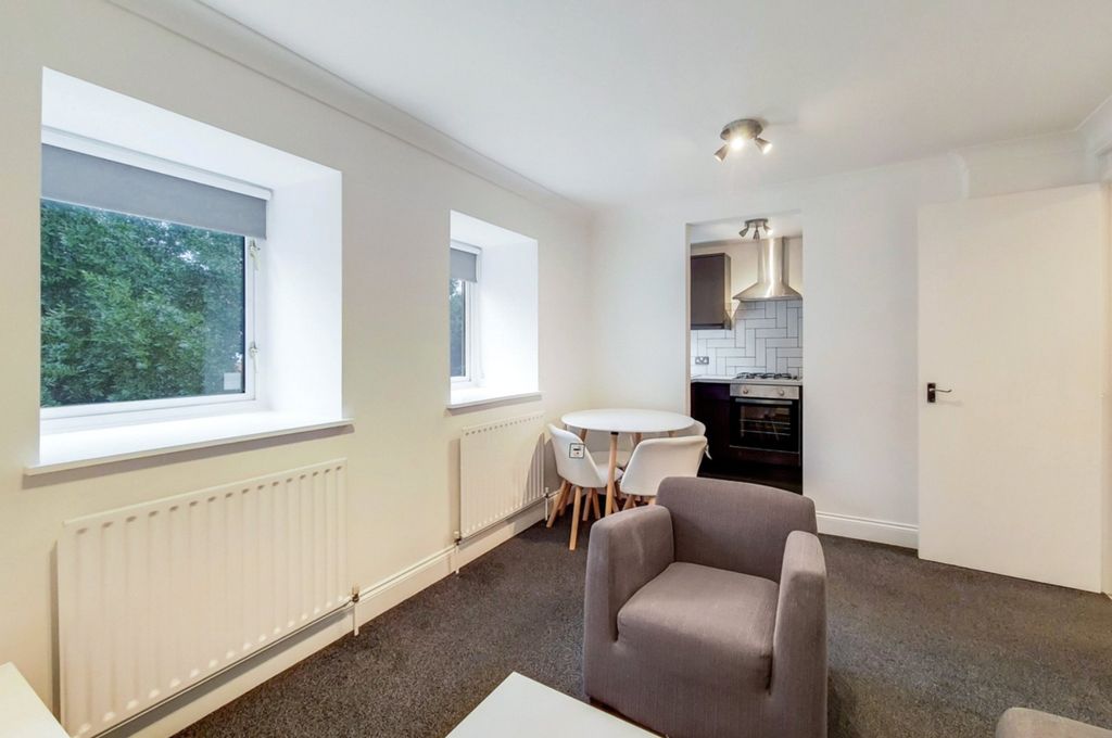 Property photo 1 of 4