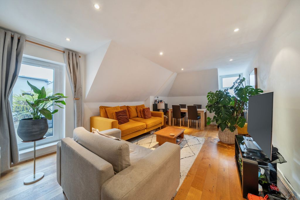 Property photo 2 of 21 1415212-1-6996F54...