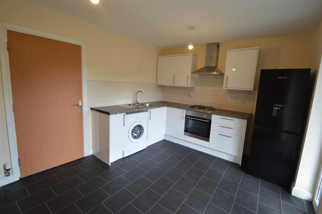 Property photo 3 of 11 165 Cholton Road - Kitchen.Jpg