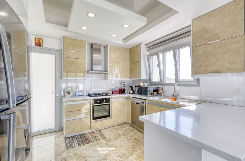 Property photo 2 of 36 Kitchen