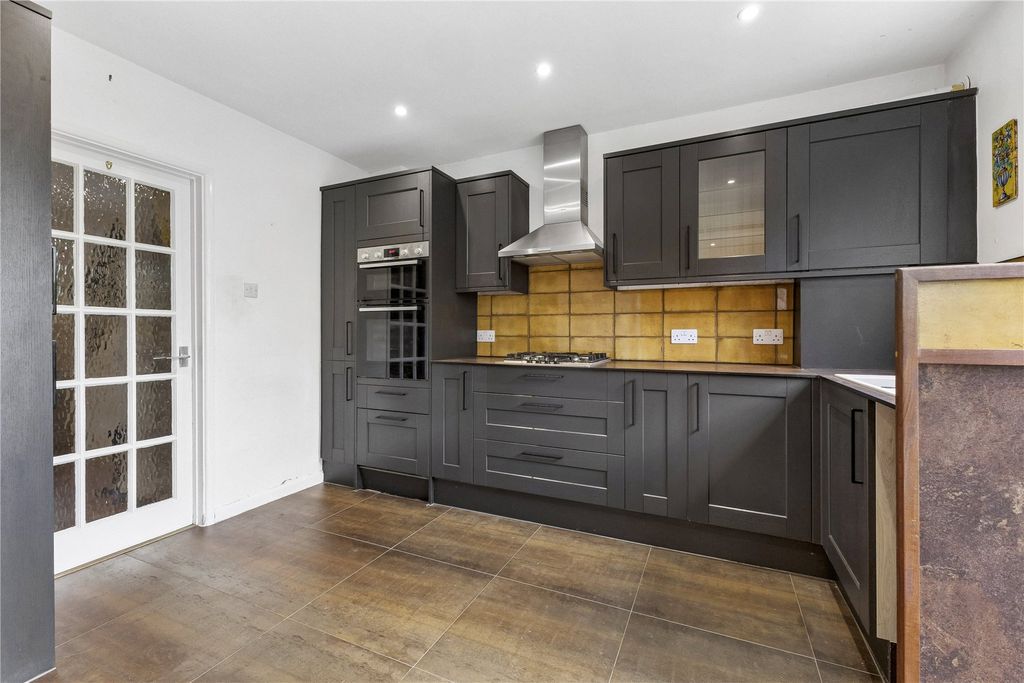 Property photo 2 of 10 Picture No. 04
