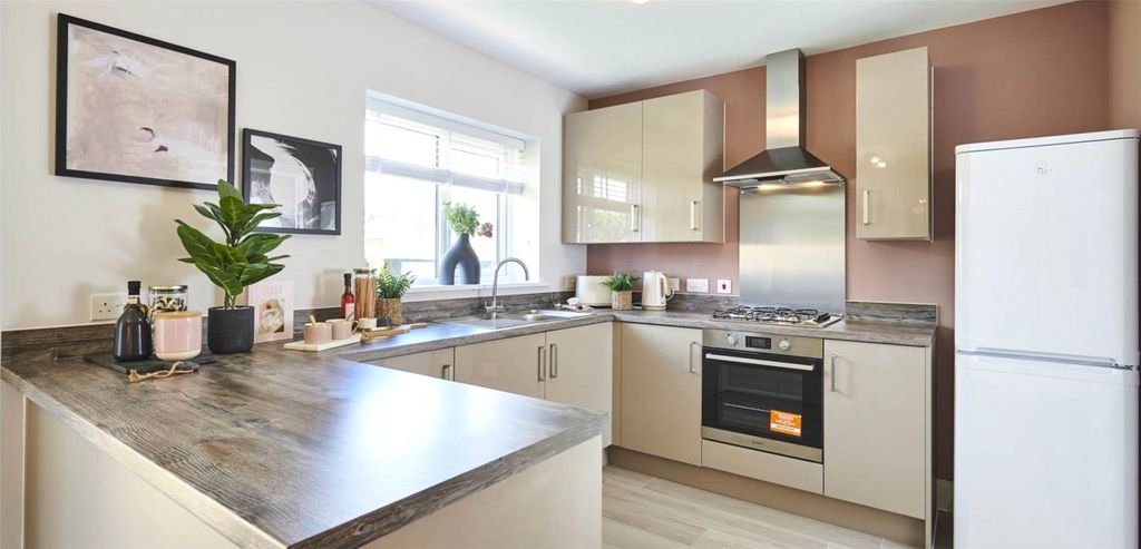 Property photo 2 of 5 Kitchen