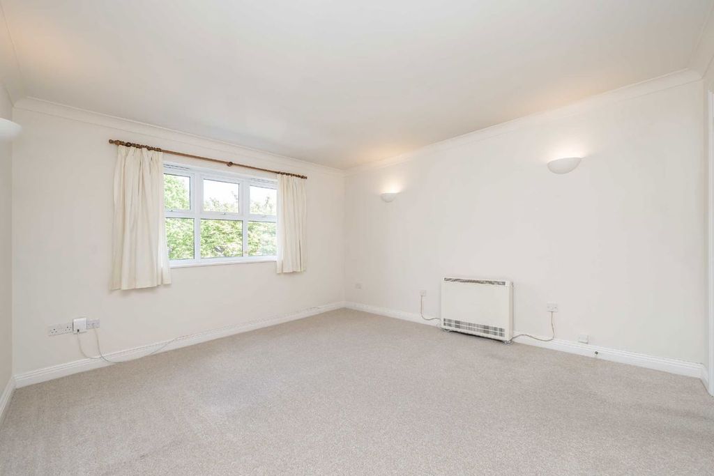Property photo 2 of 6