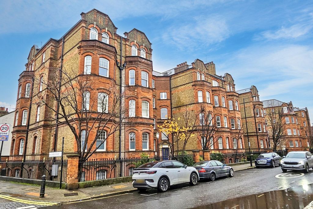 Property photo 1 of 11 19 Greyhound Mansions, Greyhound Road, Barons Court, London, W6 8Ny