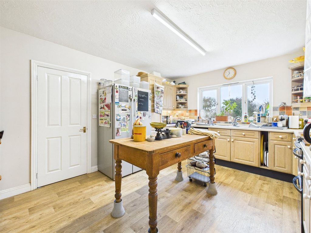 Property photo 3 of 16 Kitchen