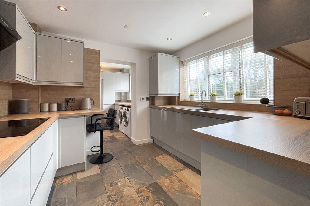 Property photo 3 of 25 Kitchen