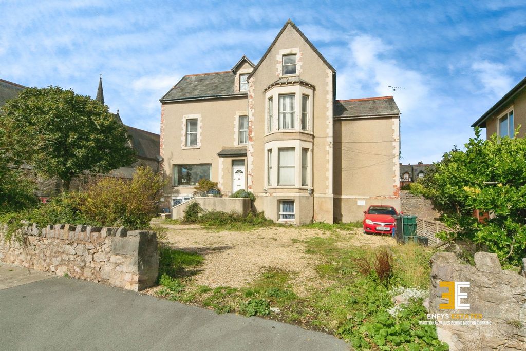 8 bed end terrace house for saleMostyn Avenue, Craig Y Don LL30