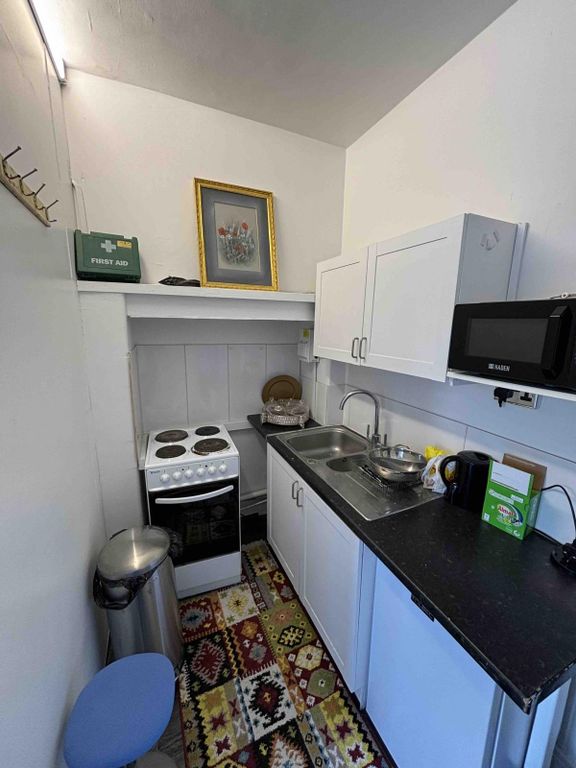 Property photo 3 of 9 Gallery