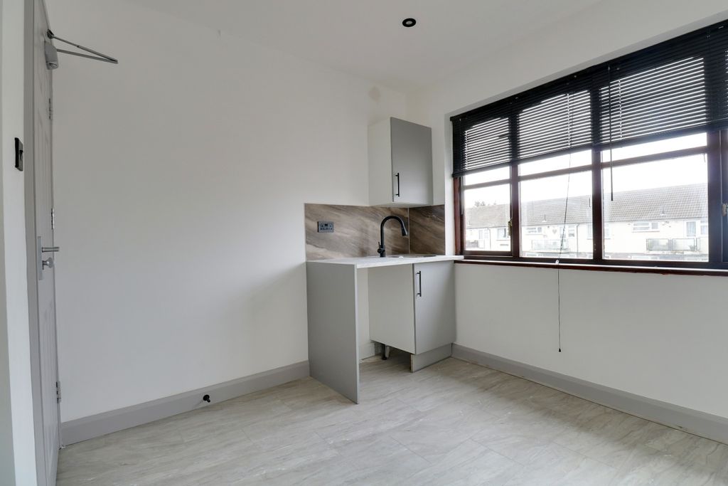 Property photo 3 of 8 5154133
