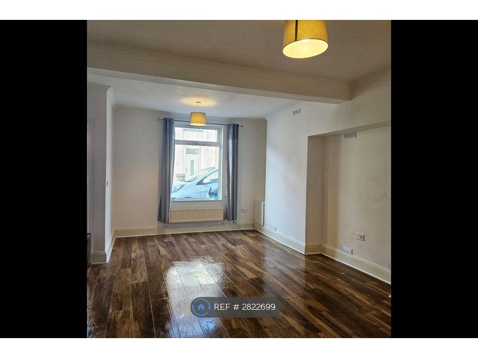 Property photo 1 of 19 Living Room