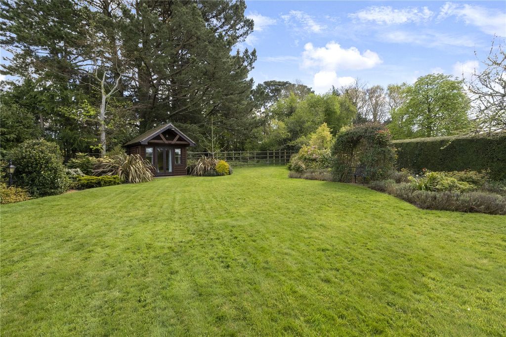 Property photo 2 of 32 Picture No. 13