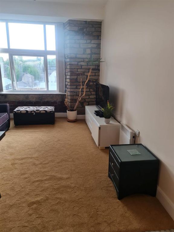 Property photo 3 of 8 Photo.Living Room.Jpg