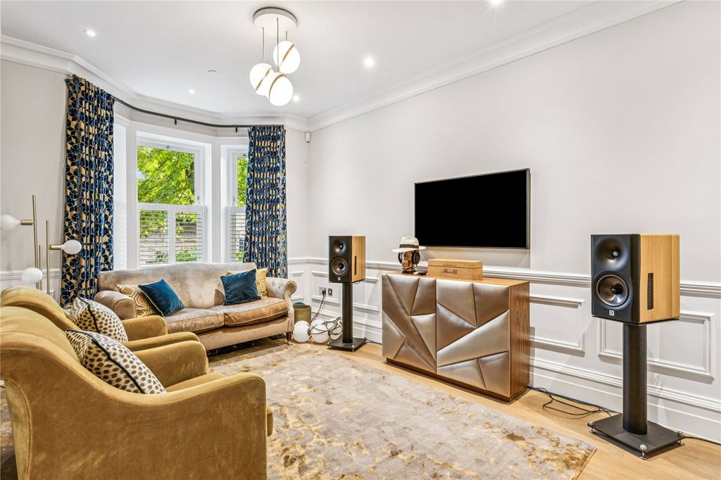 Property photo 3 of 23 Reception Room