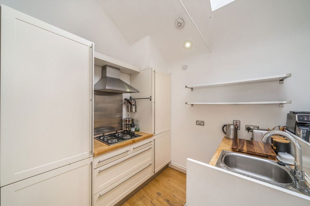Property photo 2 of 5