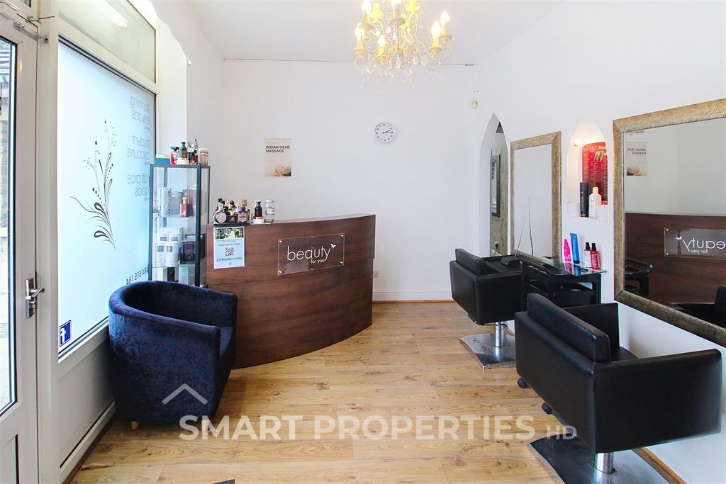 Property photo 3 of 10 Reception Area