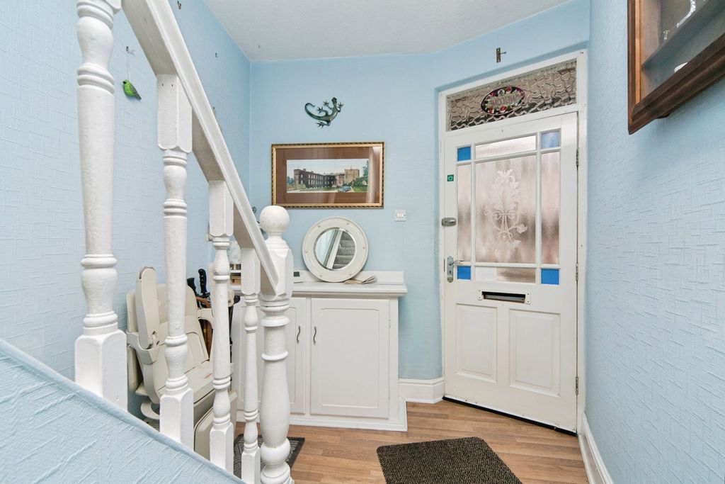 Property photo 2 of 16 Photo