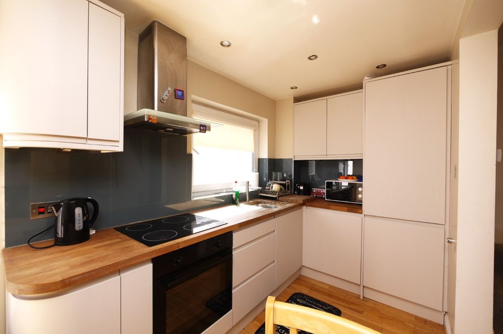 Property photo 3 of 13 3428064