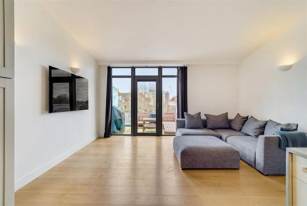 Property photo 1 of 9 Wandsworthbridgerd297-5(Enhanced).Png